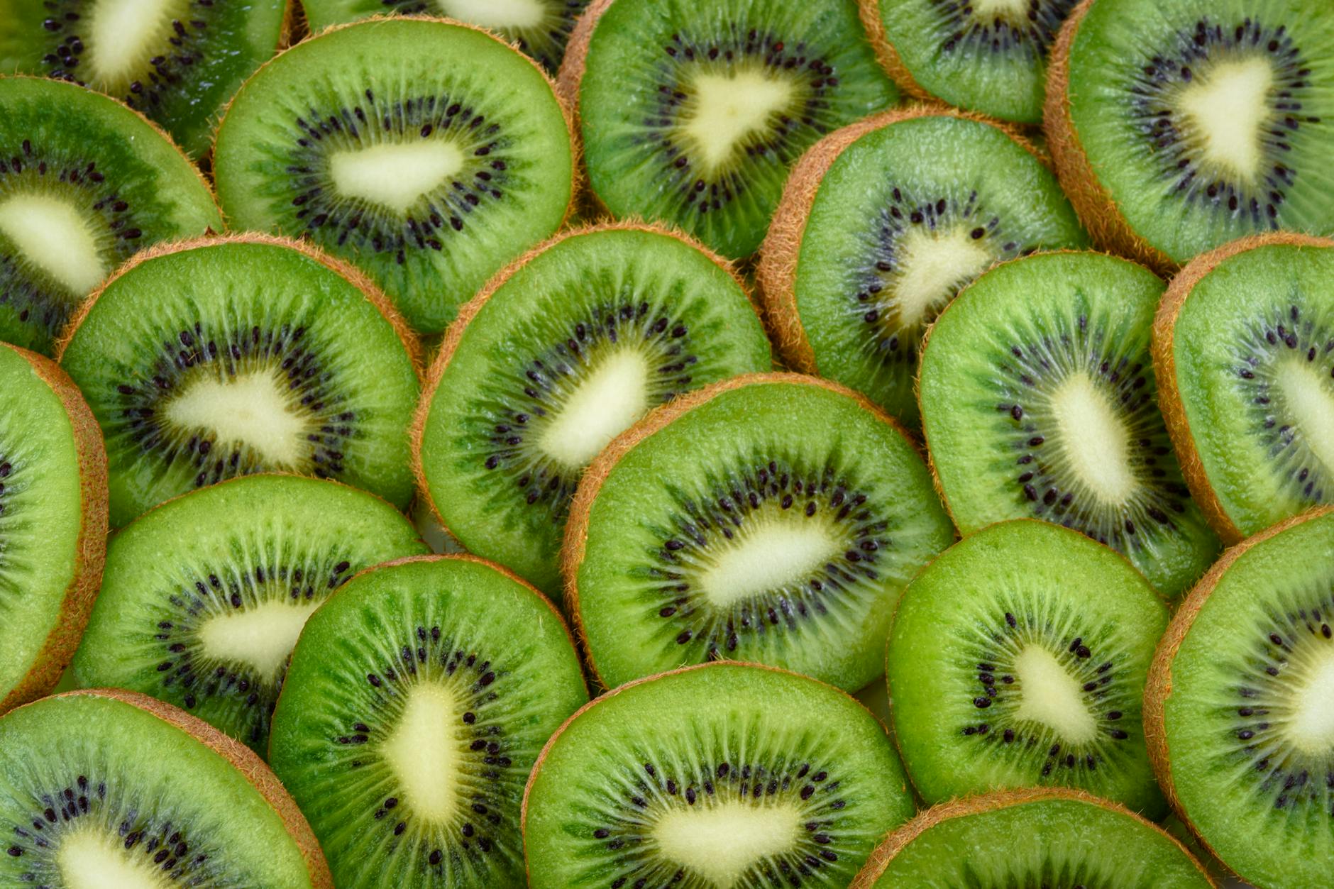 bienfaits kiwis, vitamines, bien manger, bien s'alimenter- sommeil, récupération énergie, insomnie, troubles du sommeil, solutions naturelles, somnifères, mélatonine